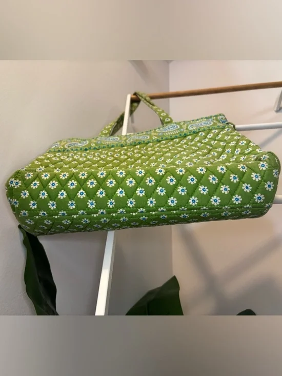 Vera Bradley 3 Piece Set, Quilted Green Floral Tote with Matching Wallet & Pouch - Picture 9 of 16